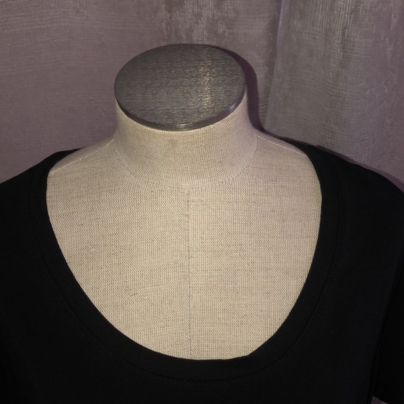 Old Navy Fitted Maternity top - Picture 3 of 6